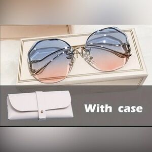 Oversized Square Sunglasses w/ Case